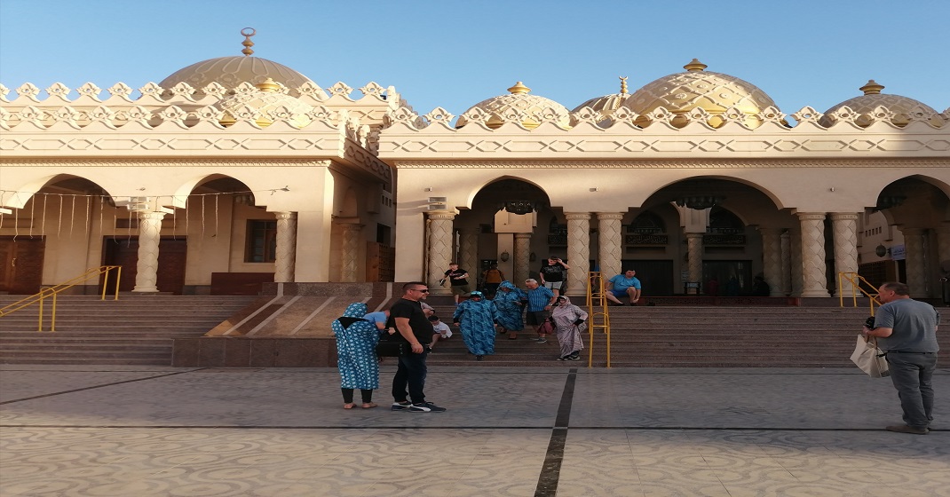 Sight seeing of Hurghada from Marsa Alam 